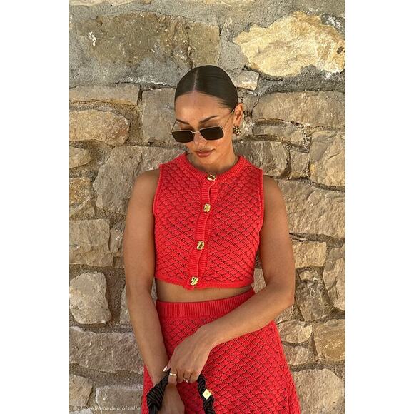 Meshki Lorenza Crochet Button Down Crop Top Pomegranate - M - Picture 1 of 6